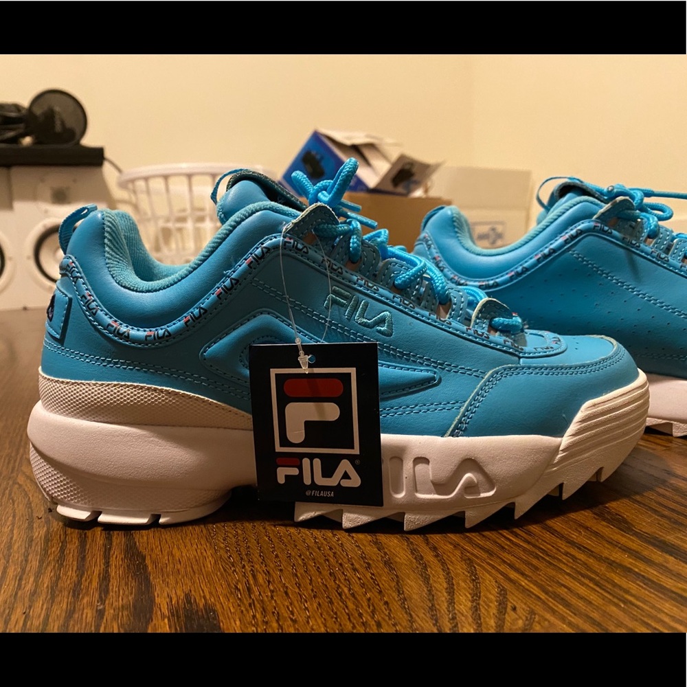 BRAND NEW WOMENS FILA SHOES